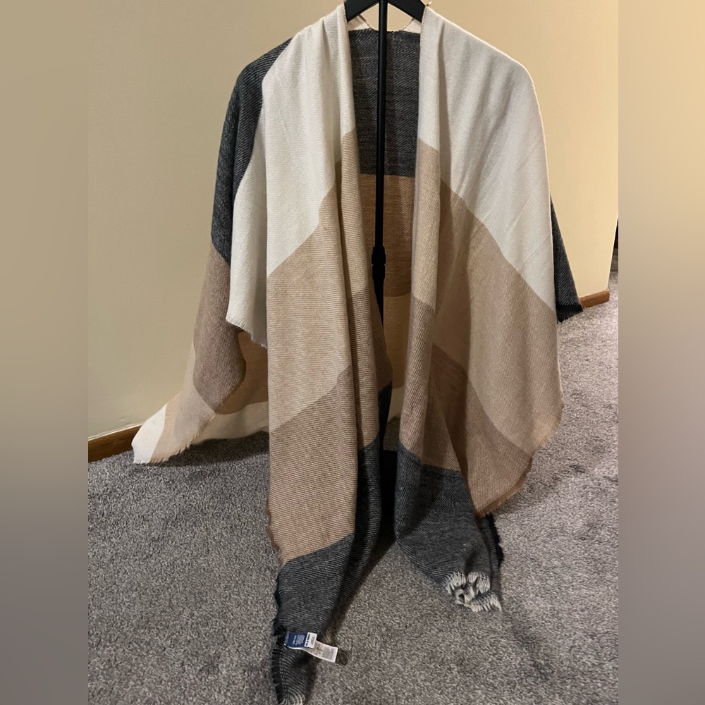Old Navy Black and White Fringed Poncho